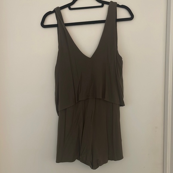 Romper - Picture 1 of 3